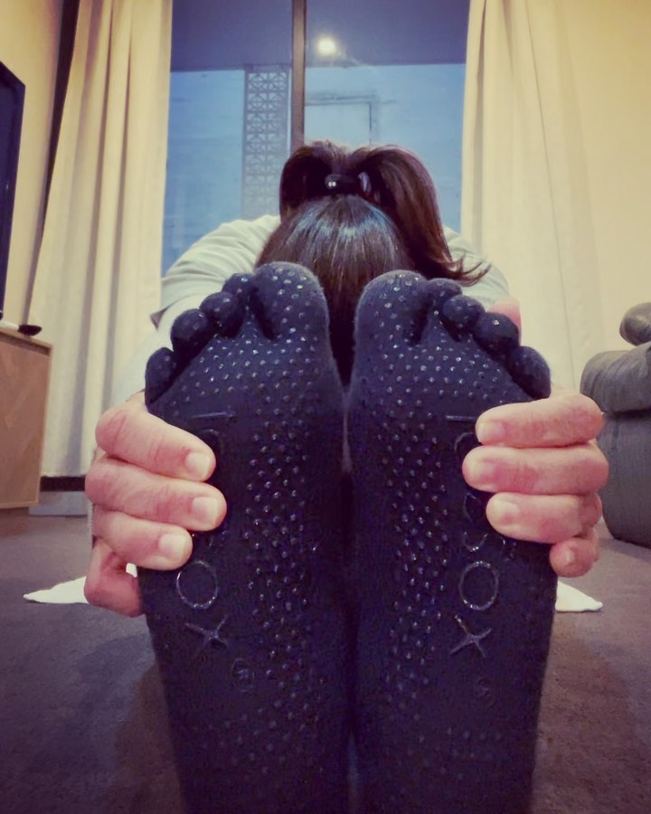 What normal people do in their hotel room. 🤔
_
Revising a little of the GYROKINESIS® Lotus Blossom Program. It’s a symphony!
_
#gyrokinesis® #gyrokinesis #lotusblossom #pilatesandmovement #pilatesandmovementsunshinecoast #pilatessunshinecoast #yogasunshinecoast #movesunshinecoast #breathworksunshinecoast #sunshinecoastpilates #sunshinecoastyoga #sunshinecoastbreathwork #breathe #pulsationbreath #toesox 😃