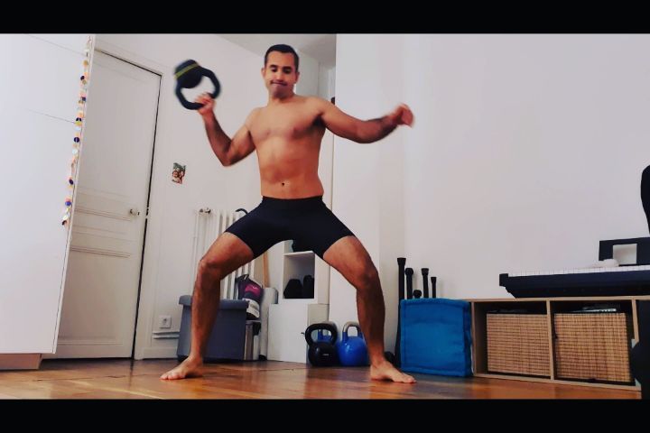 🇨🇵 Essai avec un Kettlebell un peu plus lourd 😅💪 @functionalpatterns
🇬🇧 Trying with a heavier kettlebell
.
.
.
.
#functionalpatterns #functionaltraining #entrainement #entrainementfonctionnel #musculation #fitness #muscu #mma #boxing #body #yoga #wrestling #remiseenforme #preparationphysique #cardio #exercices