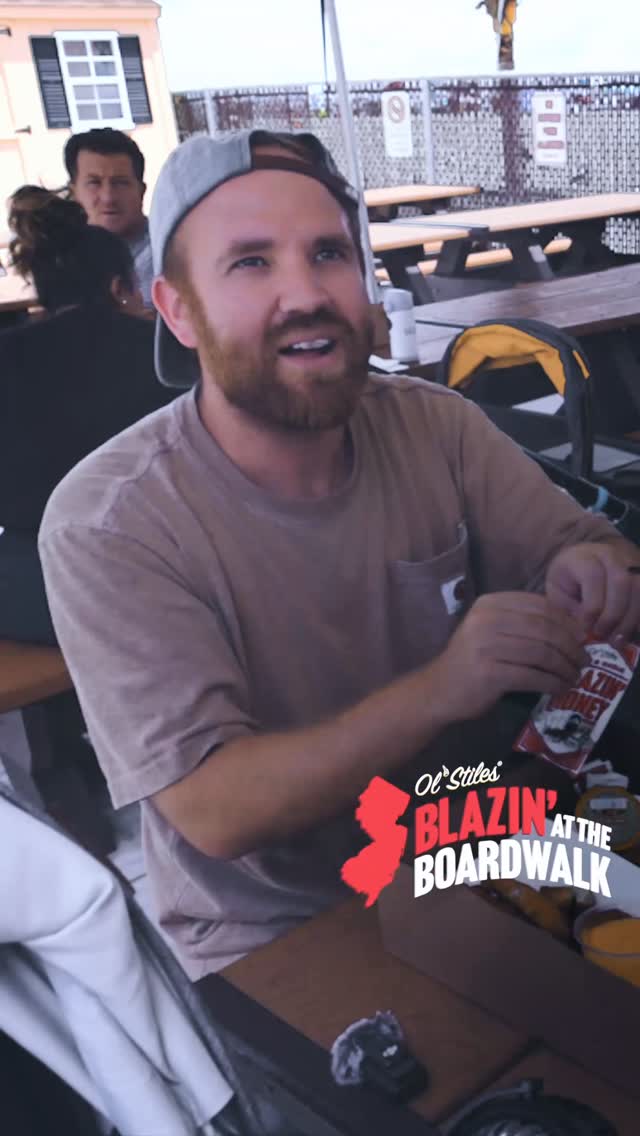 Ditch that sugary ketchup for the natural sweetness of honey infused with chili 🌶️ and garlic 🧄 We all have that go-to comfort food and it can be hard to try something new. #olstiles #chickennuggets #chickenwings #chickendinner #friedchicken #myblazinhoney #honey #ketchup #smallbusiness #hothoney #newjersey #spicyfood #nj #njbeach #boardwalk #pointpleasantbeach #pointpleasantnj