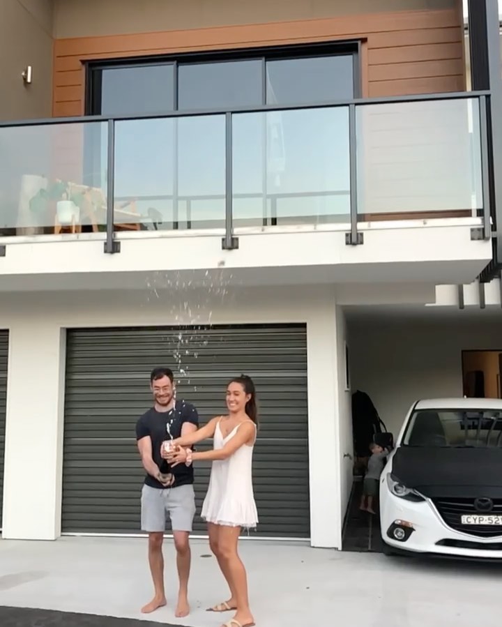 Nothing like settlement day! 🍾 🥳 When all that hard work finally comes to fruition. Congratulations on your beautiful townhouse Natalie and David! 🏠