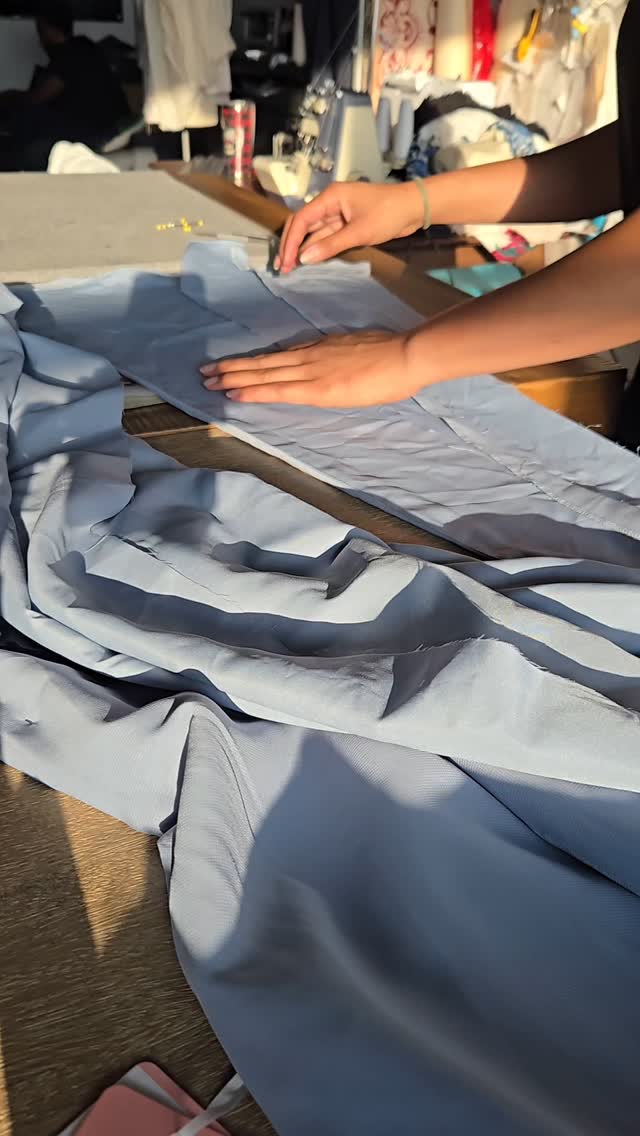 This #tiptuesday💡 we're going in on fit!
✨️A few key takeaways:
1. Know your size or measurements - when ordering from a brand you don't know, it's always better to order the next size up.
2. Choose the size that looks good and let's you breathe and feel confident.
3. Find an alterations specialist, tailor, seamstress, or local repair jack/jill-of-all trades designer to get your garment fitted.
And you can find us on MendIt!
#alterations #repair #careforyourclothing #styletiptuesday #themoreyouknow🌈 #amalinecollections