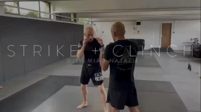 Punch up your jiu jitsu with a Strike + Clinch workshop with Centre Line Head Instructor, 3rd Degree BB, @gurubobbreen BB & ABA boxer @miadji . This Sunday at Centre Line HQ in Worthing from 11.30am. FREE for members & only £18 for visitors. Everyone welcome 🙏
#mauriciogomeslegacy #centrelinejiujitsu #centrelinebjj #worthingmartialarts