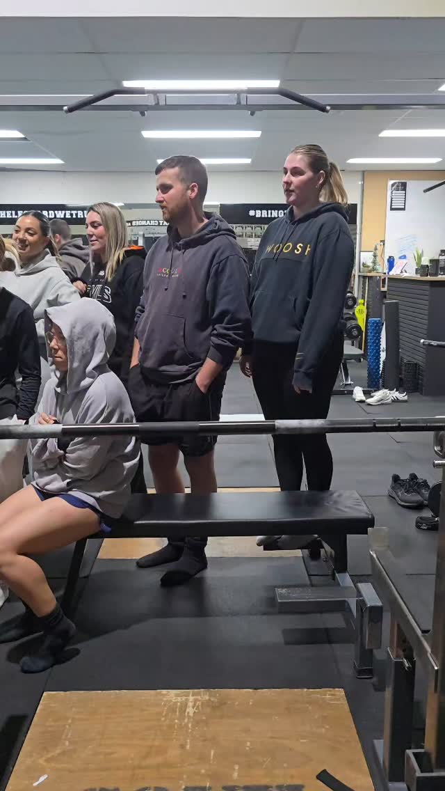 @kpdevils with coach @jamal_hunter_ taking the girls through some mobility and active recovery work as they prepare for gameday, preliminary final time🐆
#bringthekaos