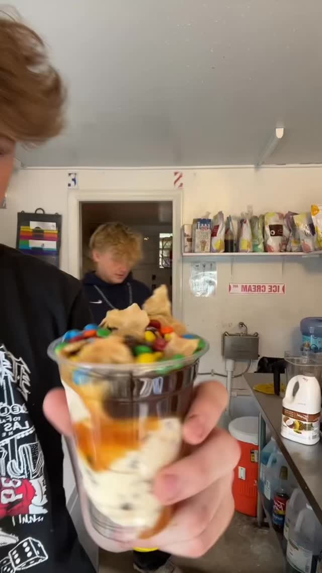 Rush With Us! Ft. Kali fighting for her life working with her boyfriend Logan and his bestie Jarrod. ๐ #work #icecream #boba #smoothies #coworkers #milkshake