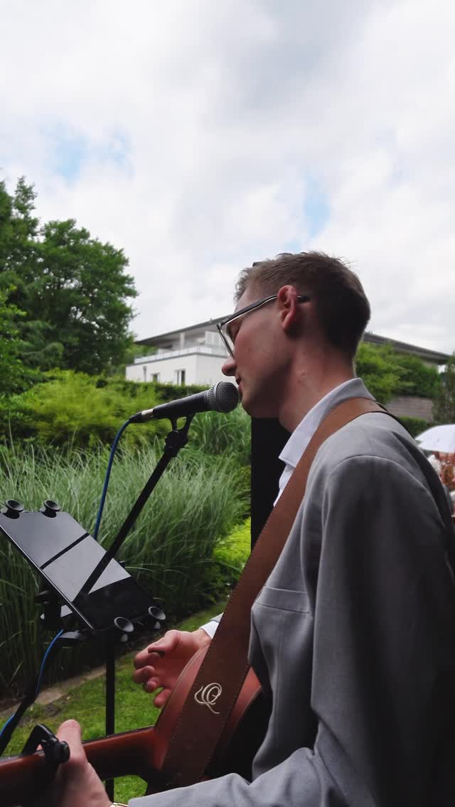 (LIVE) 11 von 10 von @philippleonofficial
•
#freietrauung#philippleon#11von10#hochzeitssänger