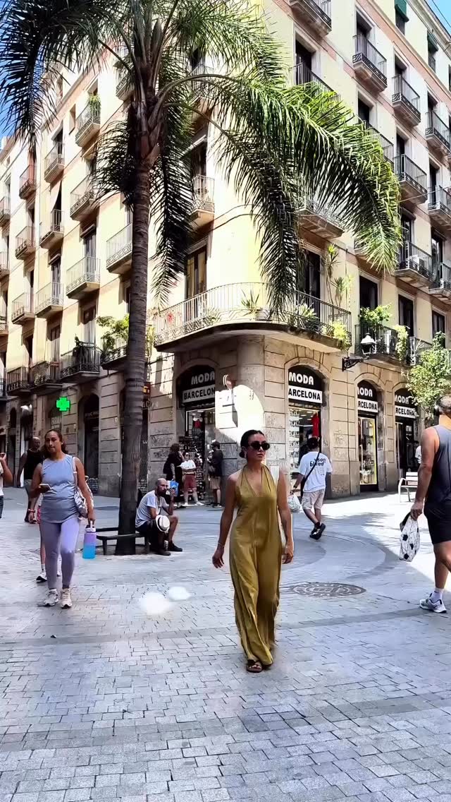 Seven years ago, I ended up on my first solo trip to Turkey and Greece—completely unplanned. I was scared out of my mind. I had never traveled alone, never been on a plane by myself, never navigated a country where I didn’t speak the language… and yet, I decided to take a chance and just lean into it.
هفت سال پیش، اولین سفر تنهاییم به ترکیه و یونان اتفاق افتاد—کاملاً بدون برنامه. خیلی ترسیده بودم. هیچ وقت تنها سفر نکرده بودم، هیچ وقت خودم تنها سوار هواپیما نشده بودم، هیچ وقت کشوری رو که زبانش رو بلد نبودم و قبلاً نرفته بودم، گشت و گذار نکرده بودم… ولی تصمیم گرفتم شانس رو امتحان کنم و خودم رو بسپرم به تجربه.
So much happened on that trip. I was tested over and over—but every challenge became a learning opportunity that brought me closer to discovering who Pegah really is.
خیلی چیزها در اون سفر اتفاق افتاد. بارها و بارها آزمایش شدم—اما هر چالش تبدیل شد به یک فرصت یادگیری که منو نزدیکتر کرد به کشف اینکه واقعاً «پگاه» کیه.
Some of the tough moments:
* I had an uncomfortable encounter with hotel staff where I felt unsafe—but grateful I trusted my instincts and handled it.
* I went to the wrong airport, missed three connecting flights, and had to rebook everything.
* I felt lonely eating in restaurants by myself.
* I got sick from something I drank right before a ferry ride.
چند تجربه سخت:
* برخورد ناراحتکننده با کارکنان هتل که حس ناامنی داد—اما خوشحالم که به حس درونیم اعتماد کردم و درست مدیریتش کردم.
* به فرودگاه اشتباه رفتم، سه پرواز رو از دست دادم و مجبور شدم همه چیز رو دوباره رزرو کنم.
* تنها غذا خوردن در رستورانها حس تنهایی میداد.
* از چیزی که خوردم قبل از سوار شدن به کشتی مریض شدم.
Continued in comments…
ادامه در کامنت…