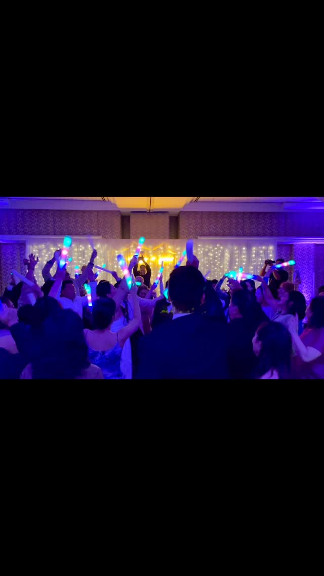 The weekend is on the way — countdown to more unforgettable nights like this ⏳🎉
#WeddingDJ #EpicDanceFloor #WeddingReception #WeddingEntertainment #DanceFloorVibes #WeddingParty #ReceptionGoals #PartyWithUs #BestNightEver #WeddingVibes