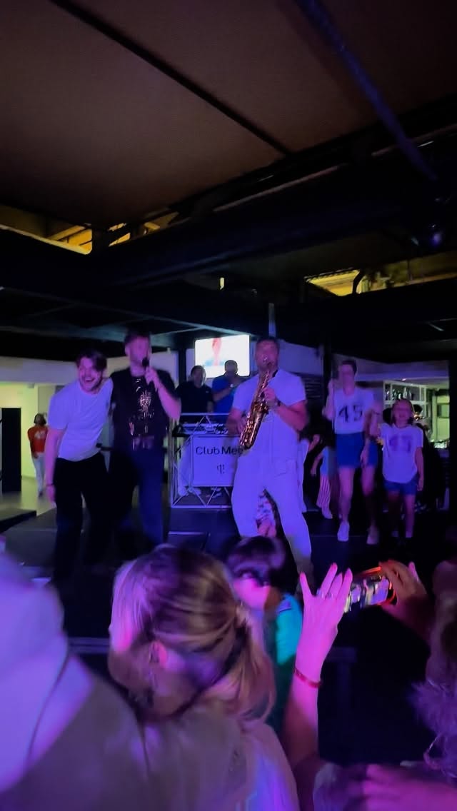 🔥🎷 Opus. Sax. Beats.
Et Da Balaia qui s’envole. 🚀
#nowordsjustvibes