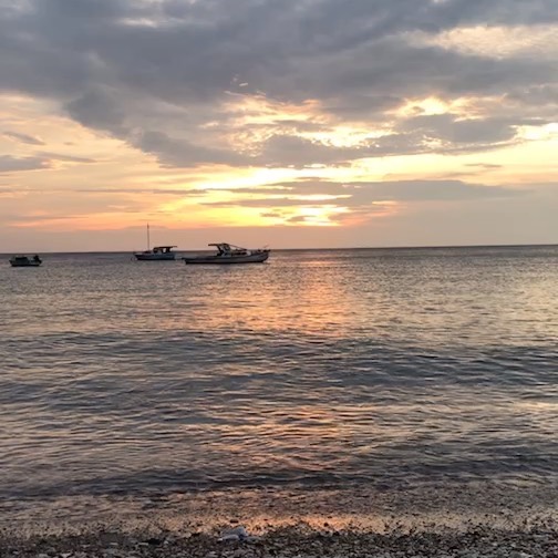 #Playa piskadó, within 5 min. walking distance from Malika Apartments😊#sunsetlovers