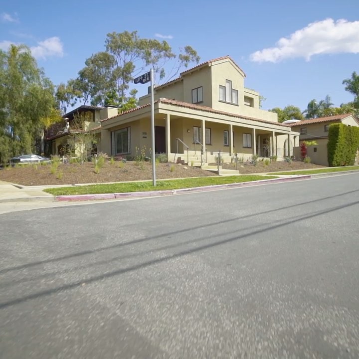 900 Iliff Street Pacific Palisades. Open house tomorrow Tuesday April 4th 11-2. Come join us! @dogtownrealty @pacific_palisades #alphabetstreets #pacificpalisadesrealestate