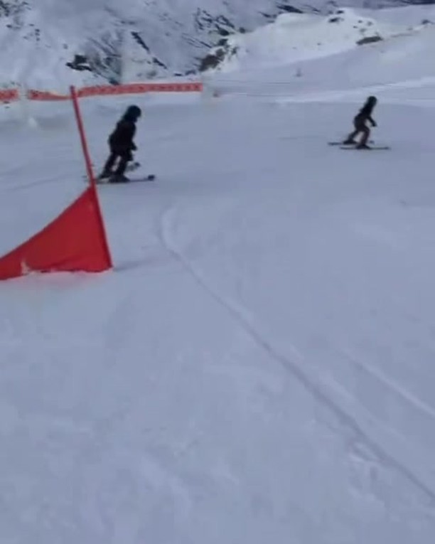 Creating memories ♥️ We love our ski instructors and our guests
#les3vallees #alps #chaletmenor #cateredchalet #ski #meribel #frenchalps