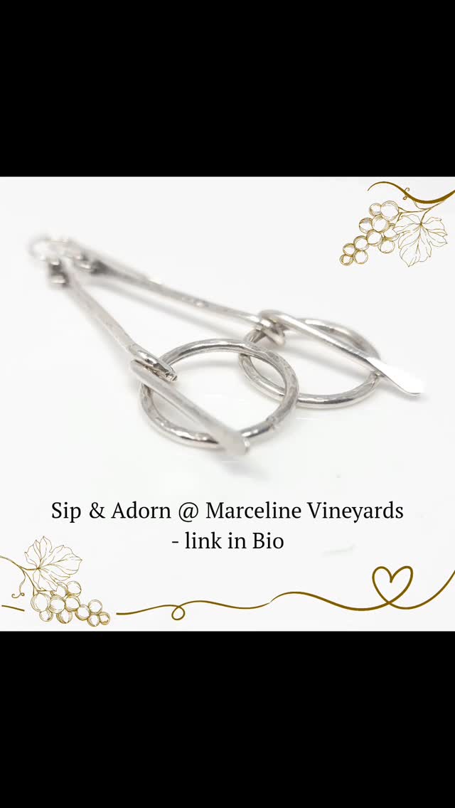 Last week, I taught my very first earring-making class at @Marceline Vineyards — and it was an evening full of creativity, laughter, and beautiful handmade jewelry. Every participant left with a pair of earrings they designed and crafted themselves (and yes, there was wine involved!).
#Insidemylocket #Handmadeisbetter @marcelinevineyards ##shopsmall #shoplocal