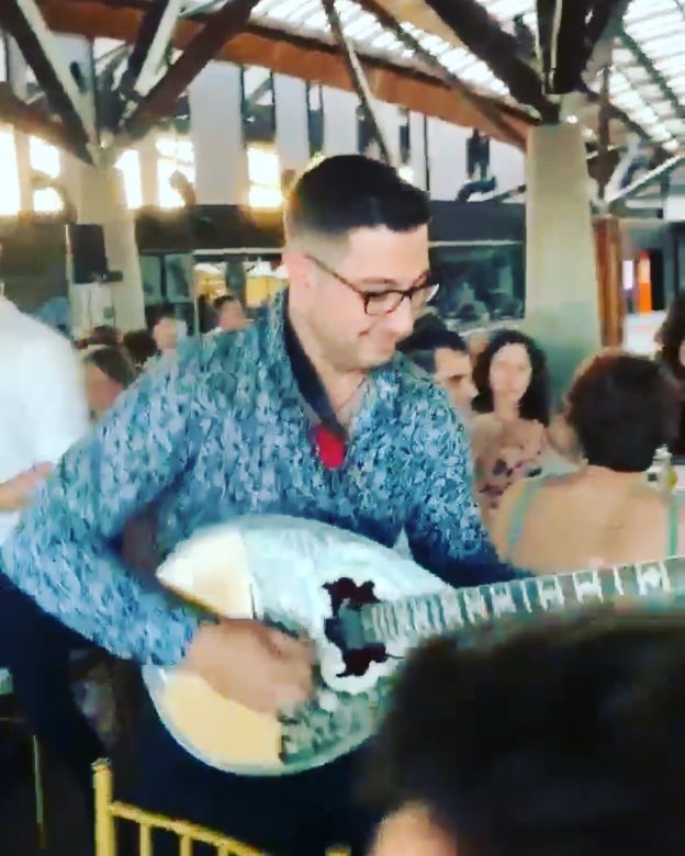 Love me a sing-along 🔥😍 #greek #greekwedding #canberragreek #wedding #music #bouzoukiplayer #bouzoukia #bouzouki #bouzoukialive #dj #canberraevents #canberraarboretum #takeonme #singalong #floorshow #bouzoukishow
