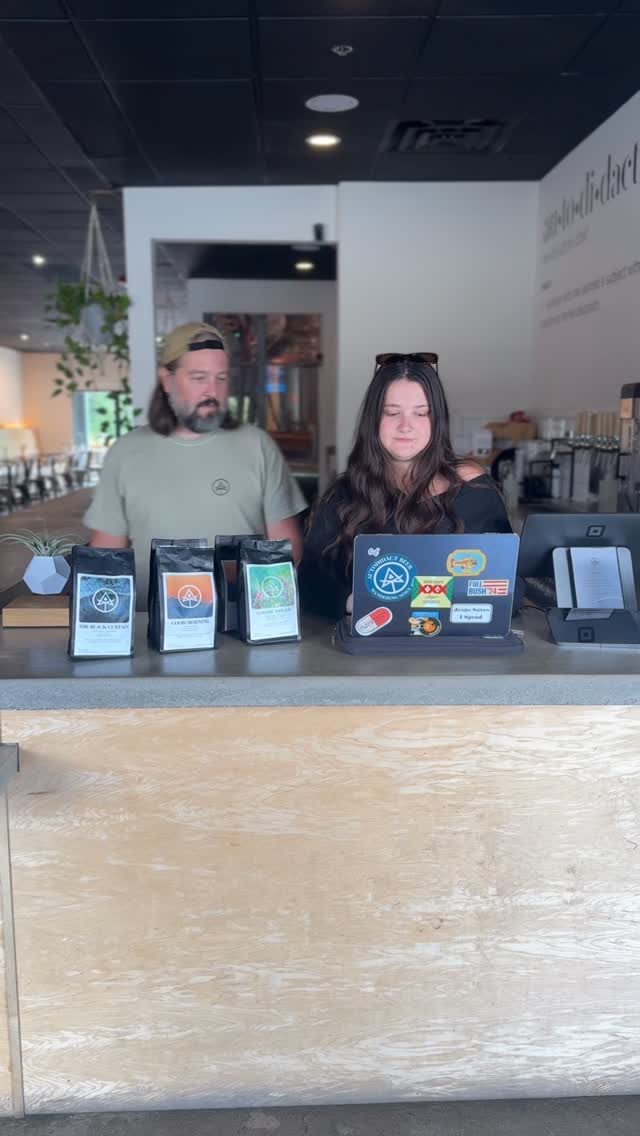 FRESH COFFEE NOW SHIPPING.
Visit the link in our bio to order fresh Autodidact Coffee straight to your door.
#hellowanderer #coffee #drinkgoodcoffee