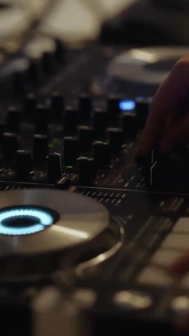 EDMONTON — WE’RE HERE!
Cat’s out of the bag. In The Mix Entertainment has officially expanded over to our prairie cousin, Edmonton.
From sips to sounds, we’ll be creating unforgettable events and bringing our signature energy to YEG.
Whether it’s private parties, corporate vibes, or nightlife takeovers — we’re here to mix things up like never before.
👇 Tag someone who needs to get in the mix.
.
.
#InTheMixEdmonton #YEGEvents #Edmontonweddings #yeg #yegwedding #InTheMixEntertainment