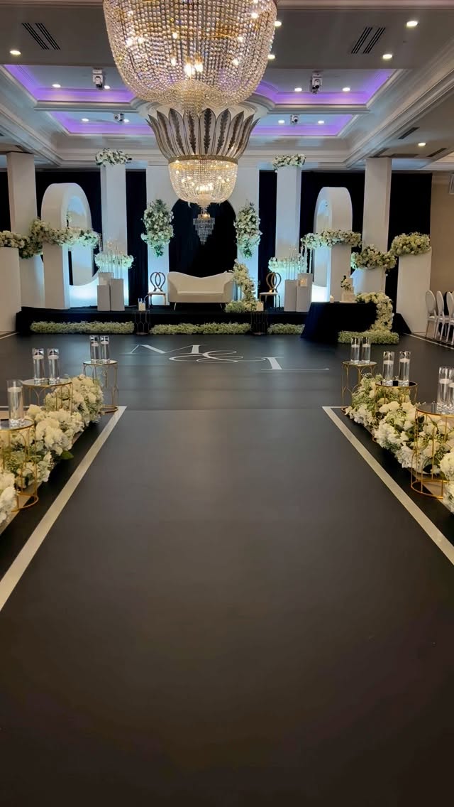 Black & bold wedding reception with modern structures and lush florals 🤍
Decor: @rubysdecor
#luxury #wedding #weddinginspiration #weddingideas #weddingdress #weddings #weddingphotography #weddingdecor #weddingcake #weddingday #weddingplanning #weddingplanner #weddingstyle #weddingflowers #weddingguest #weddingmakeup #weddingseason #weddingphotos #weddingdesign #weddinginspo #instagram #blog #toronto