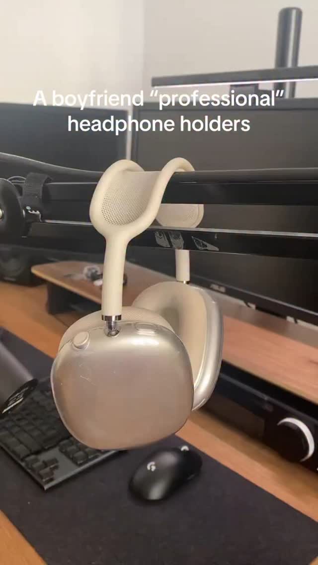 he has so many stand styles and options to choose from 🎀🌙 but he always puts the headphones on the chair anyway 🪑
#setup #setupgaming #headphones #games #cozysetup #game #headphonestand #fyp #fypシ
Check out minuko.com