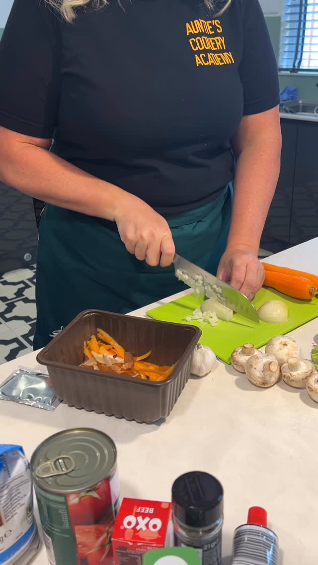 Last week at Auntie’s Cookery Academy, our YMCA crew rolled up their sleeves to make a hearty homemade lasagne 🍅🧄🧀 – layers of learning, laughter, and life skills in every bite!
This week, we’re spicing things up with a chicken curry 🍛 – specially requested by one of our service users. It’s all about cooking food we love, building confidence in the kitchen, and proving that with the right skills, you can create delicious meals from scratch.