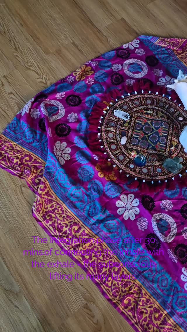 #aurabreath #breath#spirituality #somatichealing #brownwomenbreathe
#decolonisehealing #womensupportingwomen #asian_female_entrepreneur #traumahealing #desmoines #mindbodysoulbalance #