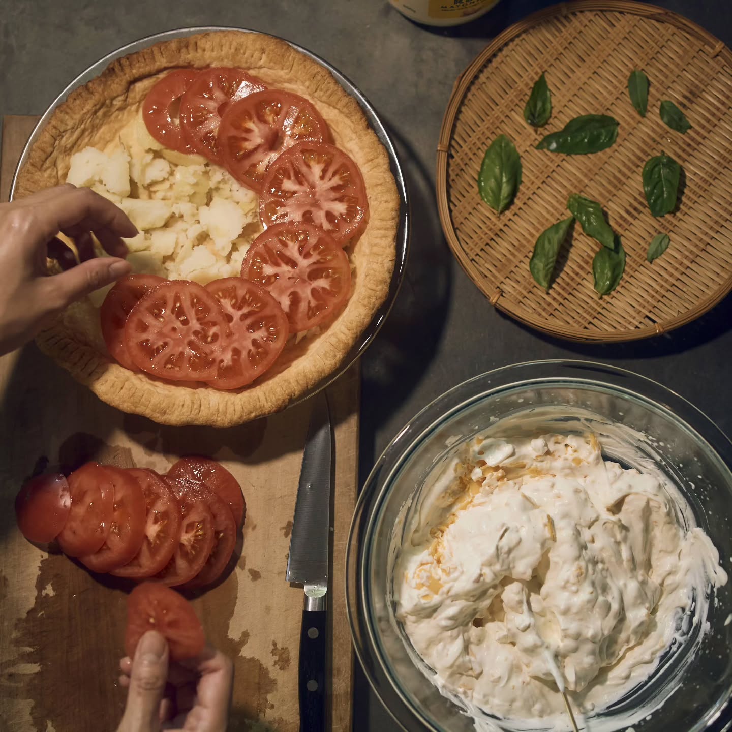 -Savory pie-
Summer sweet TOMATOES 🍅
southern tomato pie
Beautiful photo @akari.kuramoto
#nothinhfancystyle #北比良 #americansweets #pies