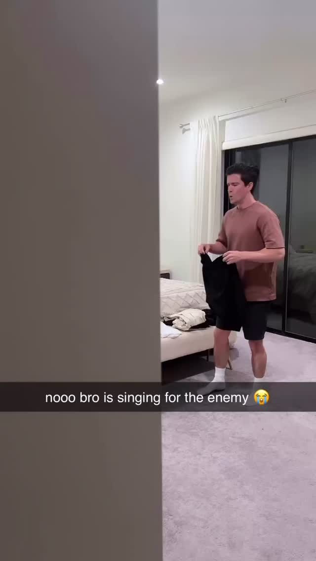 he was supposed to turn the honmoon golden 😭😭 your idol from kpop demon hunters
#singing #youridol #kpop #kpopdemonhunters #singersofig