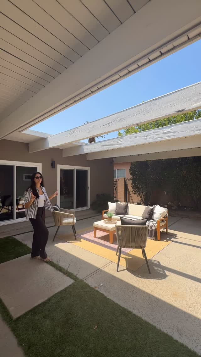 This is the ultimate house HACK! Live in your dream home and get $2,300 off your mortgage. Every. Single. Month.
Text or DM for more information or a private showing!
Chloe de Verrier
📲 310.890.9656
Details
Offered at: $1,275,000
Main Home: 3 Bed, 2 Bath, 1923 SqFt
ADU: 1 Bed, 1 Bath, 432 SqFt (Built in 2022, Fully Permited, Vacant at close of escrow)
🏡 Address: 21206 Merridy St, Chatsworth