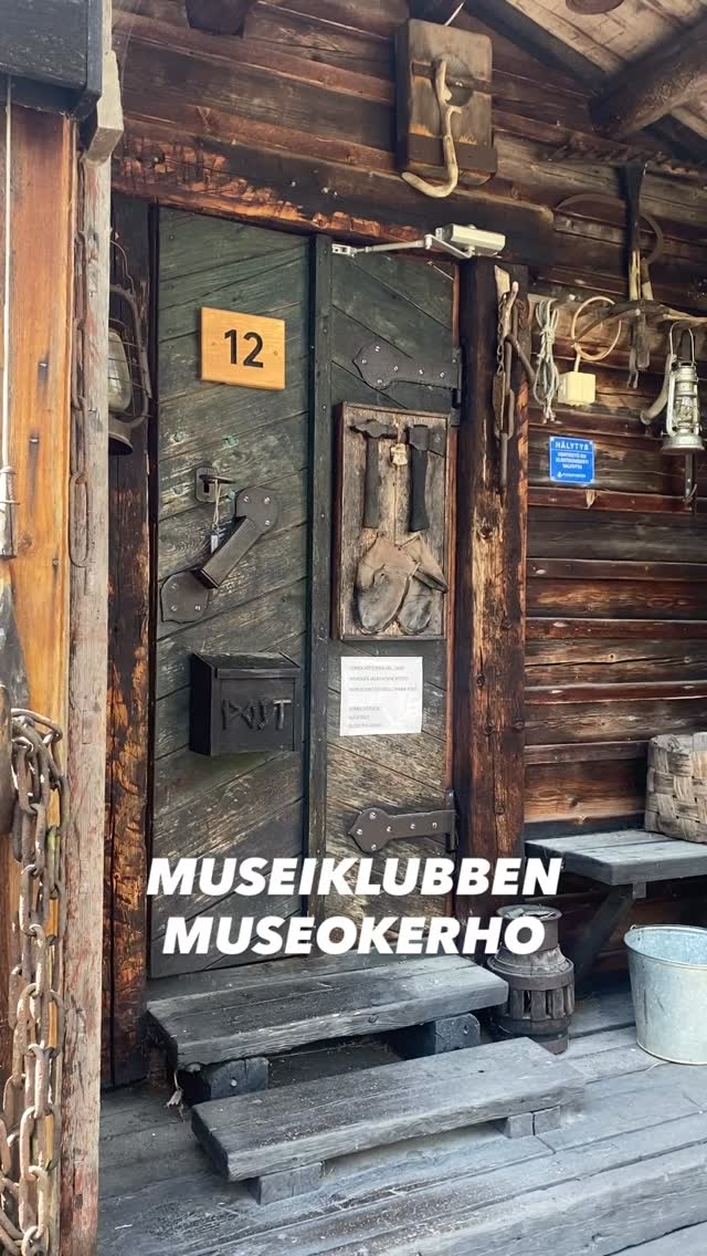 🇸🇪Upptäck – Upplev – Lär ✨
Museiklubben är för barn i åk 3-6 som vill prova på något nytt och spännande en lördag i månaden.
Tillsammans med kunniga ledare får barnen:
🔍 Upptäcka lokala museer
🎭 Lära sig nytt genom praktiska uppgifter
🤝 Träffa nya vänner
🥪 Ta med egen matsäck och ha en rolig dag
📍 Museiklubben träffas från september till april, en gång i månaden.
👉 Anmäl ditt barn via: arbis.jakobstad.fi. Anmälan öppnar må 18.8. Platser är begränsade.
🇫🇮 ✨ Löydä – Koe – Opi ✨
Museokerho on 3-6 luokkalaisille lapsille, jotka haluavat kokeilla jotain uutta ja jännittävää kerran kuukaudessa lauantaisin.
Lasten kanssa tutustutaan museoihin yhdessä ohjaajien johdolla:
🔍 Tutkitaan paikallisia museoita
🎭 Oppia uutta käytännön tehtävien kautta
🤝 Saadaan uusia ystäviä
🥪 Omat eväät mukaan – hauska päivä odottaa!
📍 Museokerho kokoontuu syyskuusta huhtikuuhun, kerran kuussa.
👉 Ilmoita lapsesi mukaan: arbis.jakobstad.fi. Ilmoittautuminen alkaa ma 18.8. Paikkoja on rajoitetusti.
#Museokerho #Pietarsaari #Larsmo #Jakobstad #LastenKerho #MuseotLapsille #PerheElämää #museiklubben #museipedagogik
Ilmoittautuminen alkaa ma 18.8. Paikkoja on rajoitetusti.