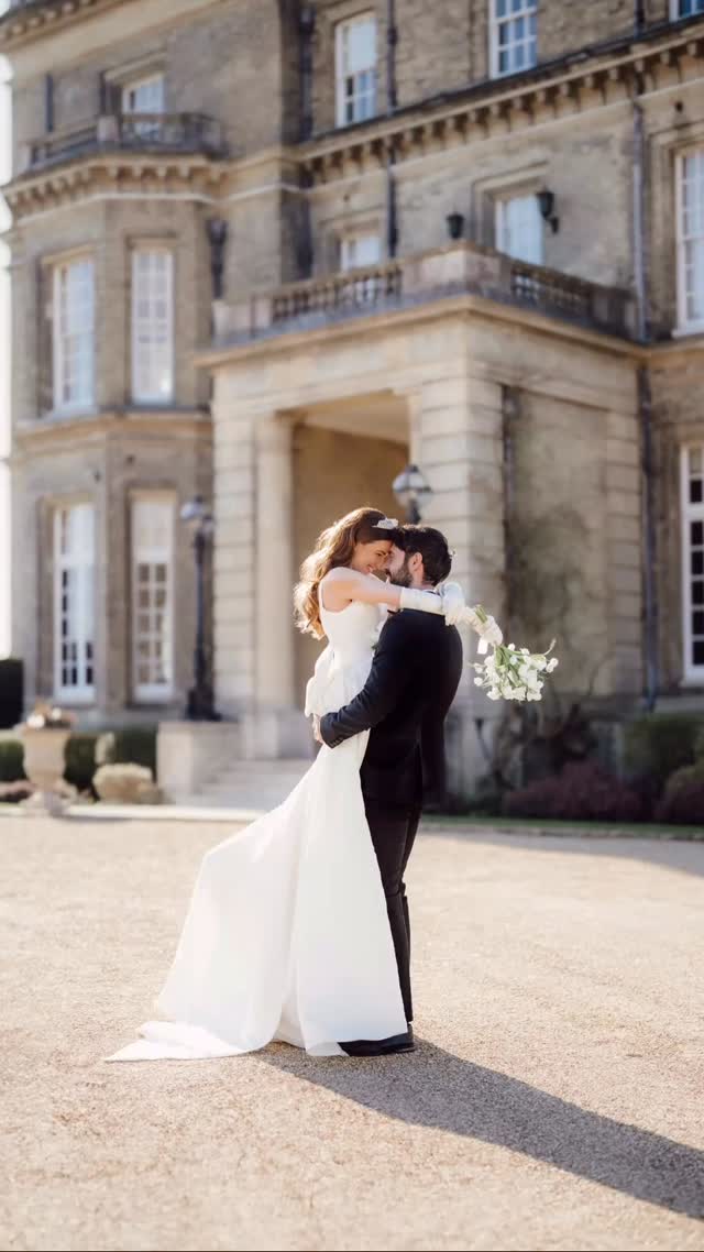Some Hedsor House gorgeousness for your Friday feed ✨ While I’m not at Hedsor this weekend, I’ll be double shooting at two incredible venues and I cannot wait to create more Magic ✨📸
@hedsor
#HedsorHouse #HedsorHouseWeddings #HedsorHousePhotographer #LuxuryWeddingPhotographer #UKWeddingPhotographer #WeddingPhotography