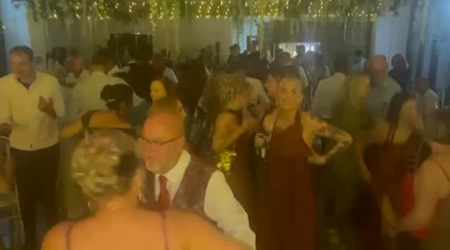 Elite fiddling here in Ro’s City Of Dreams with @korolevamoon and the stellar @matthewhowesmusic @ro_barrett @michaelleeuk and Gary Mackenzie 🥁 #weddingband #Irishmusic #irishtrad ##weddingentertainment #entertainmentindustry #livemusic #coverband #Irishweddingbanduk #functionband #rockcoversband #miraclecure_band #thescene #indiecoversband #ibanez #ibanezprestige #fishman #martinaudiolondon #voxampsuk #weddingbands #corporateevents #irishtrad #Irishmusic #turbosound #eventsplanner #ceilidh #ceilidhband #corporateeventplanner #corporateevents #myweddingsuppliers #folkweddingband #miraclecure_band