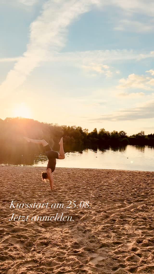Du überlegst schon lange mit Yoga zu starten? Dann ist jetzt deine Gelegenheit!
Es gibt noch wenige letzte freie Plätze in unseren Kursen im wunderschönen Soulspace Yogastudio von Ich liebe Yoga in Wetter. Unser motiviertes und top ausgebildetes Team freut sich, dich durch abwechslungsreiche Sessions zu begleiten. Ganz gleich, ob du absoluter Yoga-Neuling bist oder auch schon viel Yoga Erfahrung hast, bei uns findest du auf jeden Fall den passenden Kurs für dich. Du kannst sogar mit uns in die Lüfte steigen und dich beim Aerial Yoga frei entfalten. Also nicht zögern, sondern jetzt anmelden.
#ichliebeyoga #yogaliebe #soulspace #yogastudio #präventionskurs #wetterruhr #yogini #yogi #yogalehrerin #yogalernen