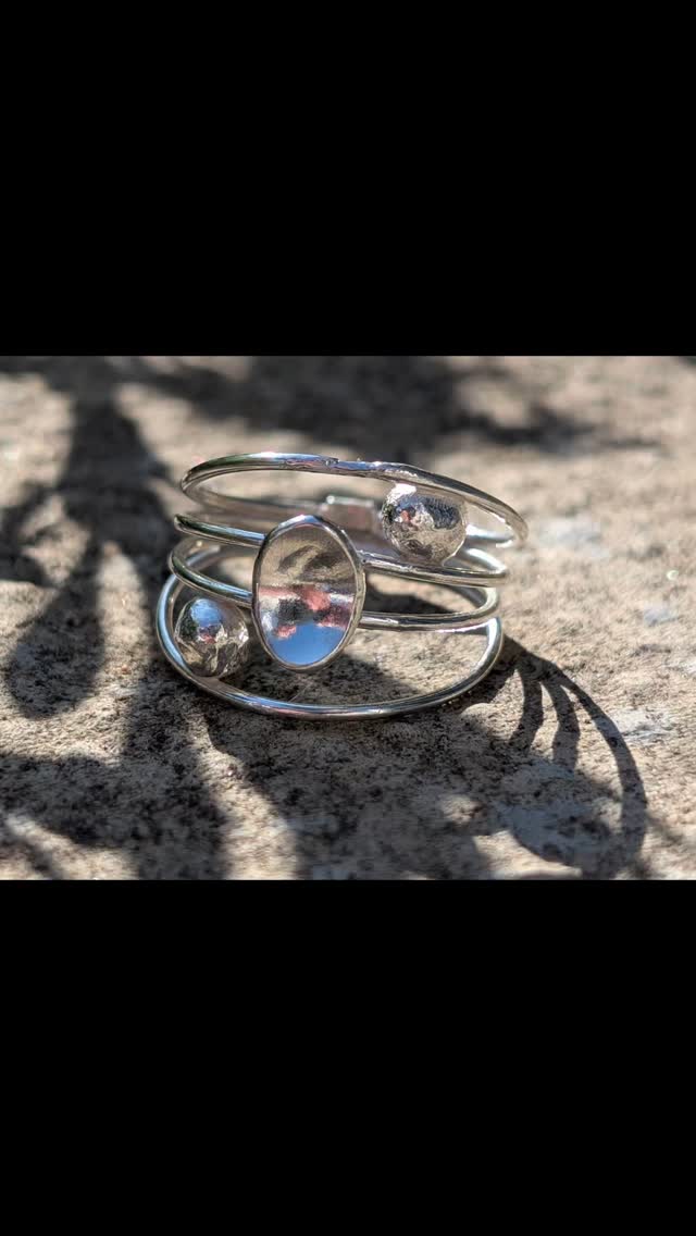 Two weeks of getting back into silversmithing included tidying, reorganising and the wonderful art of bending, melting, pickling and polishing... Oh and a great deal of contemplation over cups of tea. 🫖
If I relied on my art to eat... I'd definitely starve.
#scotland #sterlingsilver #jewellerydesign #silversmithing #silverjewellery