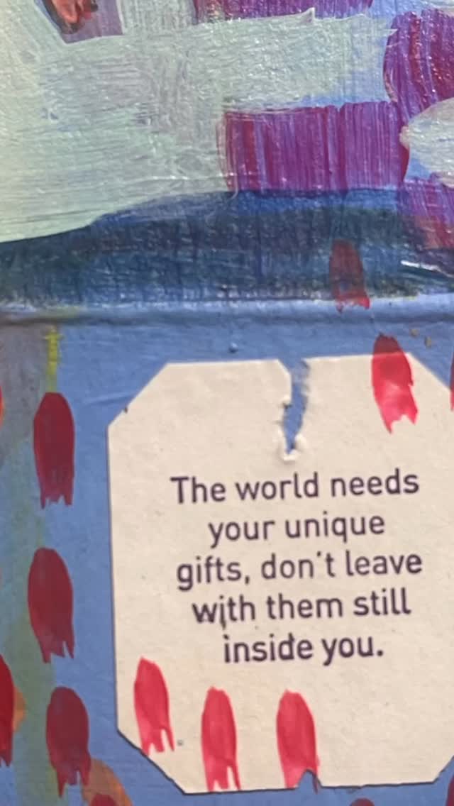 The World needs your unique gifts, don’t leave with them inside you. 🥰#intuitivepainting #pushingpaint #contemporaryart #wip #artismagic #makemyheartsmile #handheadheart #livewithart #lettheartspeak