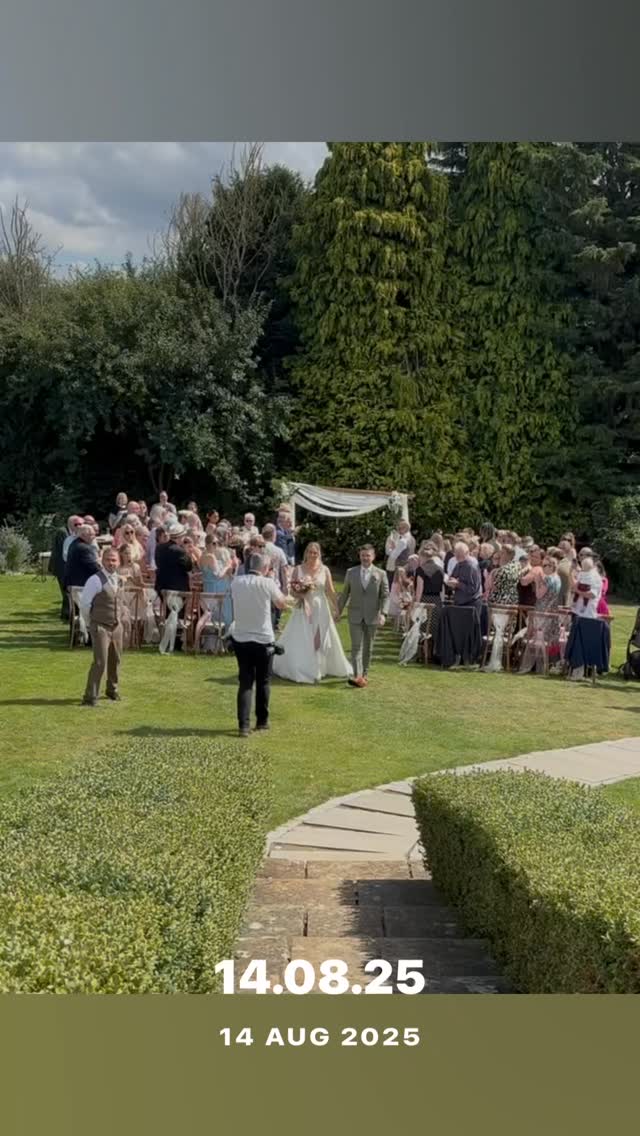 Beautiful summer wedding @lodgefarm_events yesterday! Delicious menu😋 Congratulations Katie & Jamie!❤️ #midweekwedding #summerwedding #weddingcatering #outsidecatering #greatchefs #eventplanner #outdoorcatering #outdoorevents #tipiwedding #marqueewedding #corporatecatering #outsidewedding #catering #hertscatering #bedscatering #buckscatering #foodtastings #corporateevents #eventmanagement #2025wedding #2026wedding