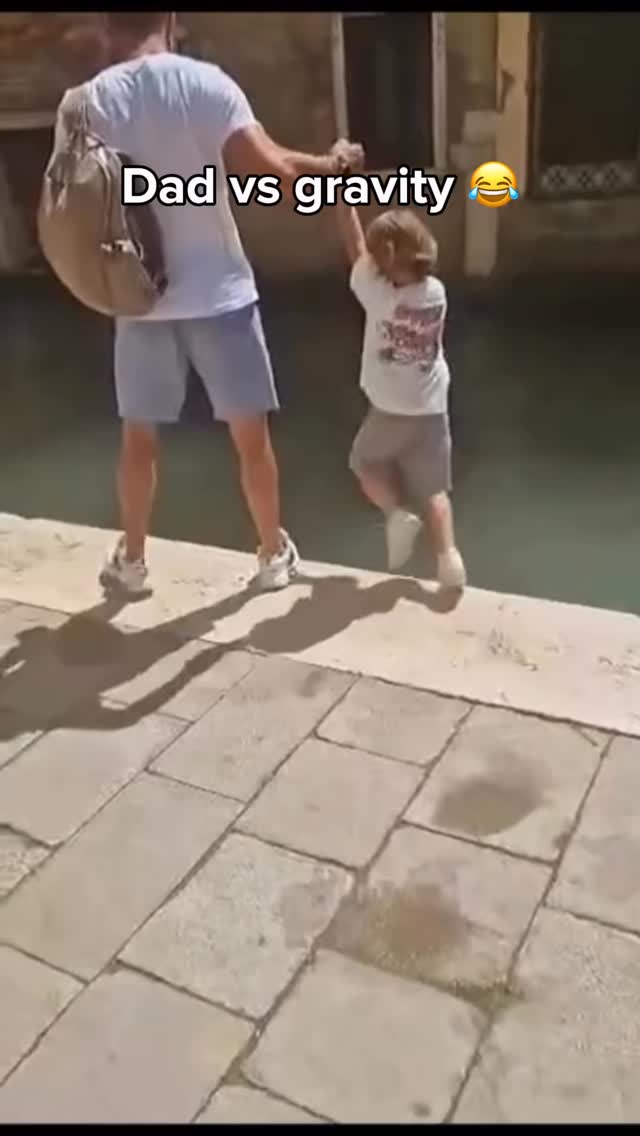 Gravity won this time 😏
#gravity#physics#funny#fail#job#getajob#onlinejob#remotejob#cv