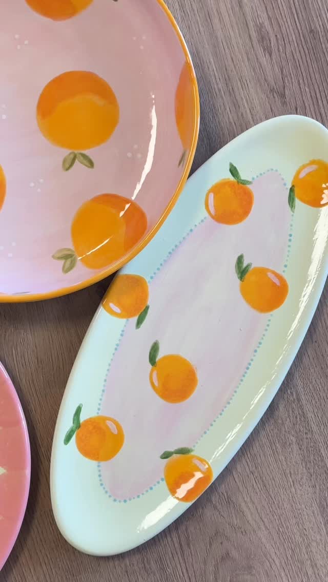 🍊 Summer = citrus vibes!
Hoe leuk zijn deze sunny sinaasappeltjes? 🎨☀️
#clubclay #citrusvibes #zomersuitje #keramiekschilderen #paintandchill