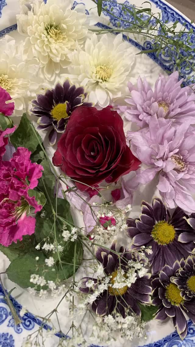 New developments in my flower preservation journey!
These resin coasters are turning out beautifully 🤩 lots for me still to learn though.
Dor's Garden is now offering floral preservation for weddings and events, in addition to my dried and preserved arrangement service - brides, don't miss out on a special offer for preserving your bouquet! DM me for more details.
These coasters will be available in-store and online early September.
What do you think?? What would you like to see next??
#herefordwedding #wedding #rossonwye #herefordshire #gardenshop #loveyourgarden #shoplocal #visitrossonwye #driedflowers #weddinginspo #flowerpreservation #resincrafts
