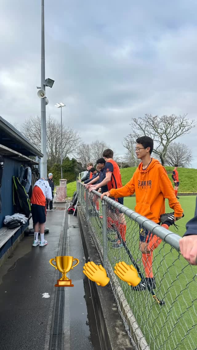 Congrats to our youth boys on a tough battle v Somerville at LEP this morning. End the season unbeaten and Youth Boys Championship grade champions. #teamwork #hockey @auckland_hockey