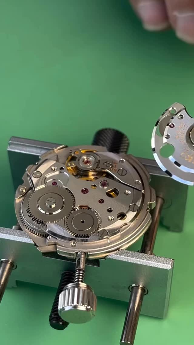 Final assembly of the all original 6159A HI-Beat movement. A beautifully clean example made in March of 1969. After testing and adjustments it will be ready to go back in its case. Stay tuned!
The original dial and hand lume are amazing! #vintageseikodivers #watchrestoration #watchrepair #seiko6159