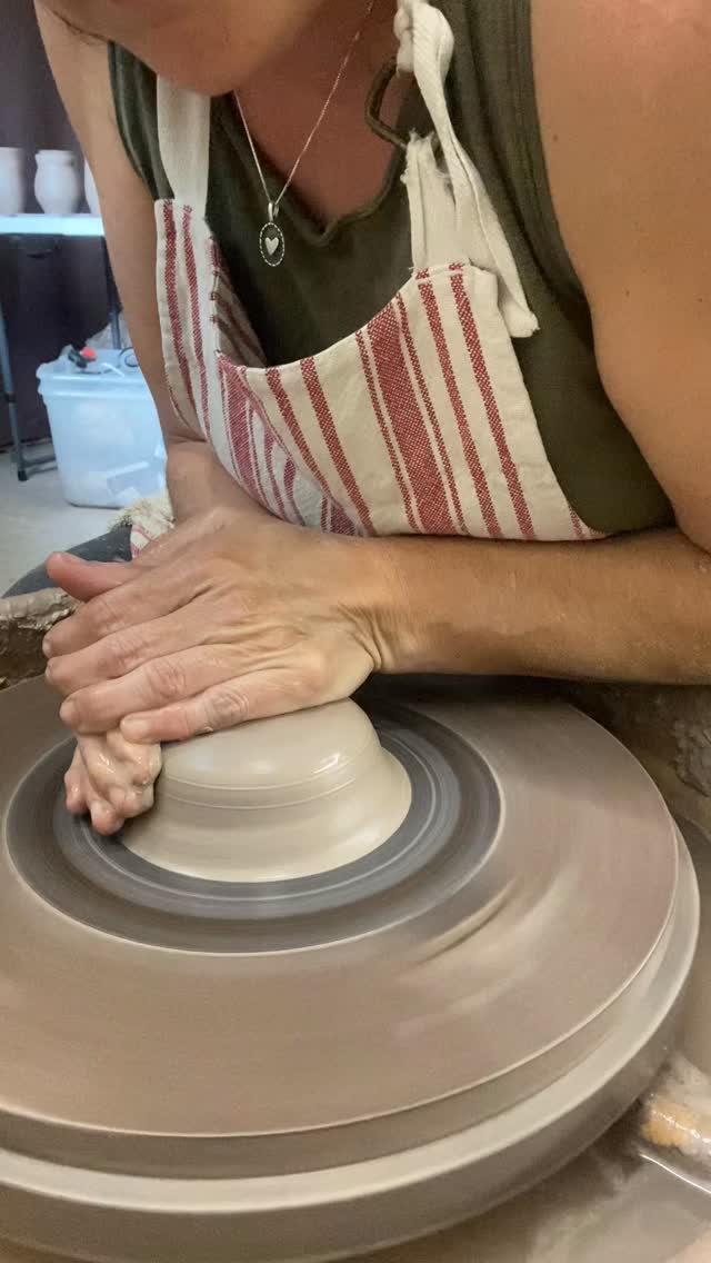 Center, open, pull, pull, pull, straighten, shape, smooth the rim, clean.
Being on the wheel is one of my favorite places to be but I spend a lot more time cleaning the studio and glazing. #potteryofinstagram #appalachianpotter #ceramics #mugmaker