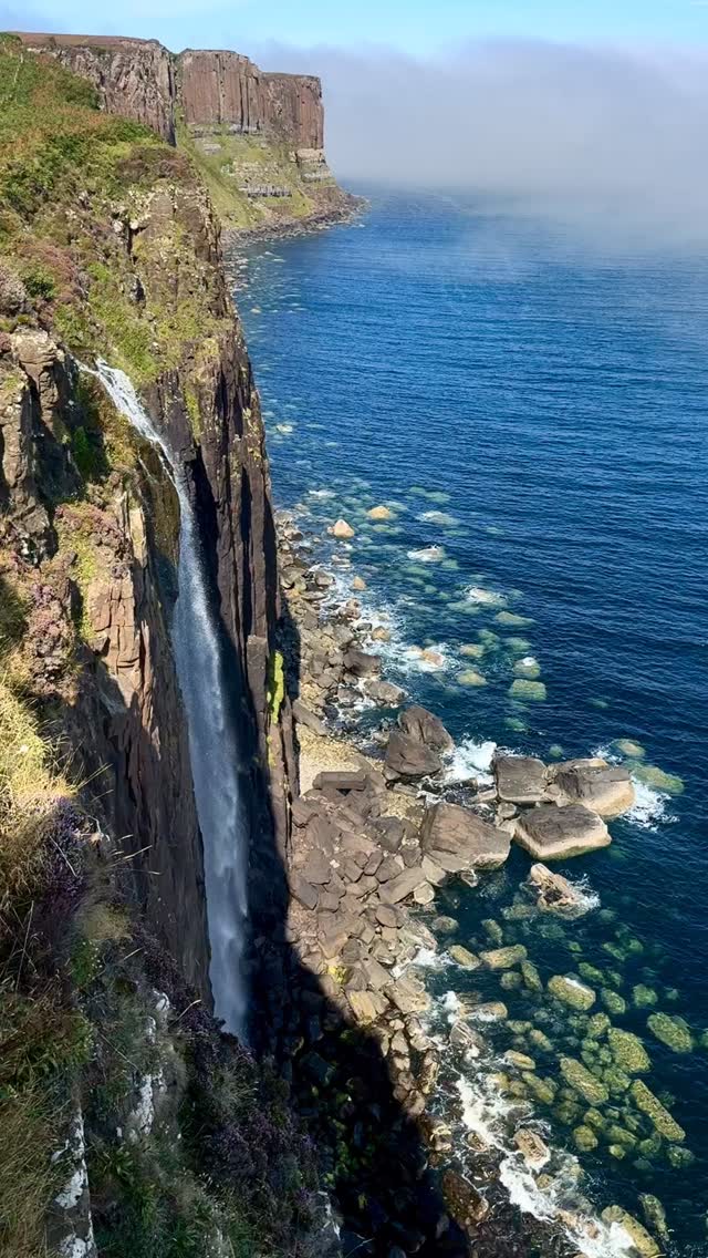 Amazing day up on the Isle of Skye… The fog was so thick this morning for the four drive north from Dingwall to Mealt Falls that photos were non-existent. On the way back down to Carnwath this evening we blitzed our way to the iconic Eilean Donan Castle.. situated at the confluence of three sea lochs (Loch Duich, Loch Long and Loch Alsh) in the western Highlands, it was originally built in the 13th Century and at one time was the stronghold of the Mackenzie Clan until government ships destroyed it in 1719. It was rebuilt in the 20th Century and has hosted multiple movies #isleofskyescotland #scotland #eileandonancastle
