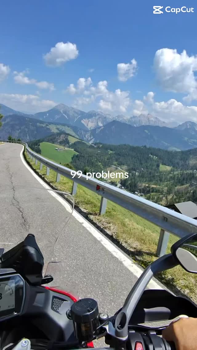 #lakecomomotorbike #lakecomo #alps #alpstour #motorcycletours