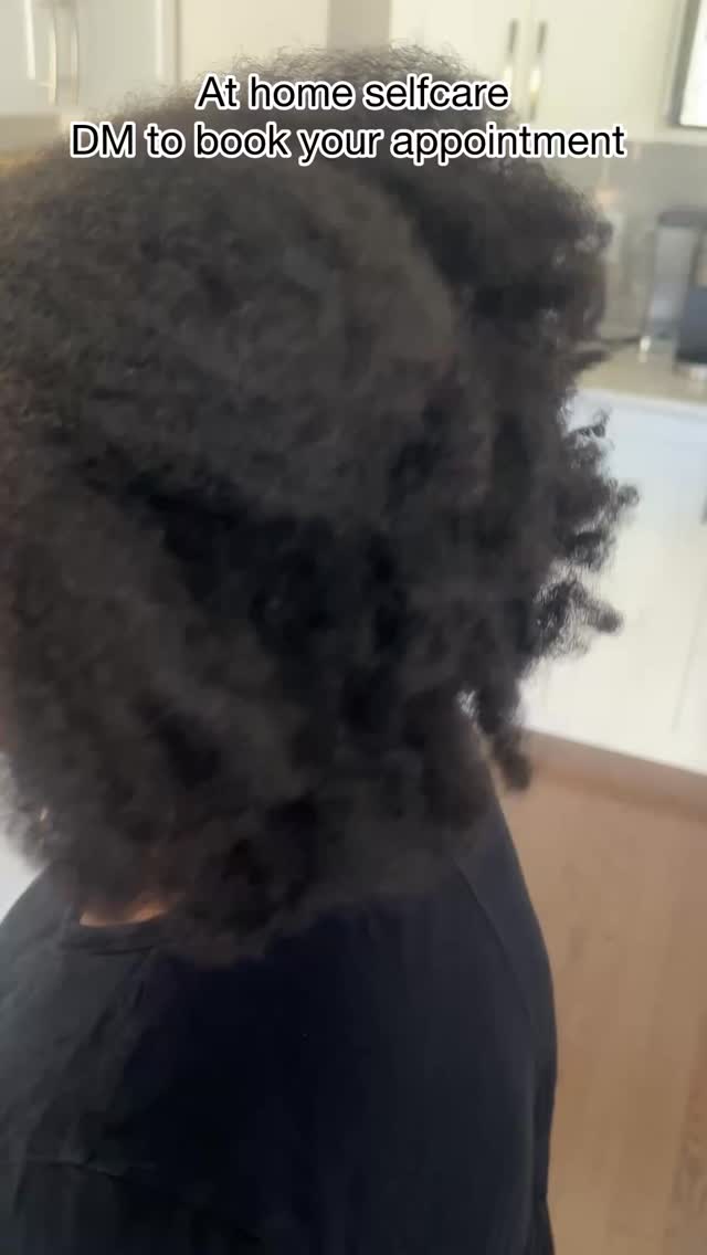 ✨ Nothing makes me happier than being able to serve my clients with care and dedication. Every appointment is more than just a service — it’s an opportunity to connect, bring confidence, and make you feel your best. Thank you for trusting me with your beauty and self-care journey 💛
#frizé_frizé #frize_frize #Hairproduct #Parabenfree #Crueltyfree #mobilehairstylist #Ottawacurlyhair #ottawanaturals #coilyhair #Curlyhair #Hairproducts #Haircuts #Nontoxic #Crueltyfreebeauty #Texturedhair