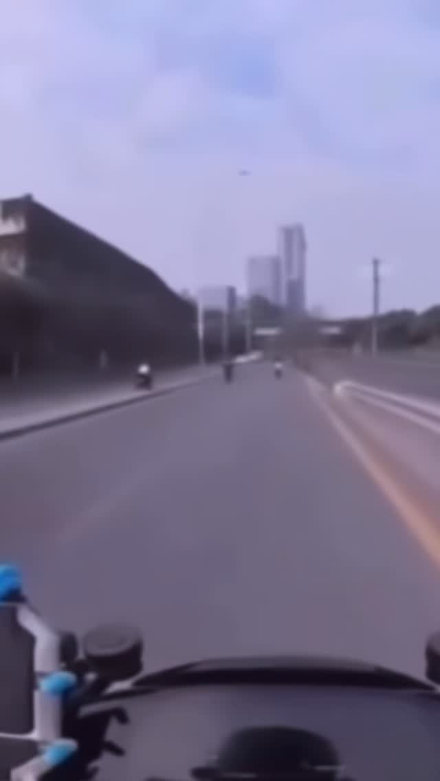 Bye ✌️ boring, and Hello 👋 COLOR 😍
Can you tell I’m so OVER neutrals!?🤪
#soloestheticianlove #treatmentroominspo #sparoominspo #sparoom #massagetablesheets #massagetherapist #massageroom #massagetable #spainspo