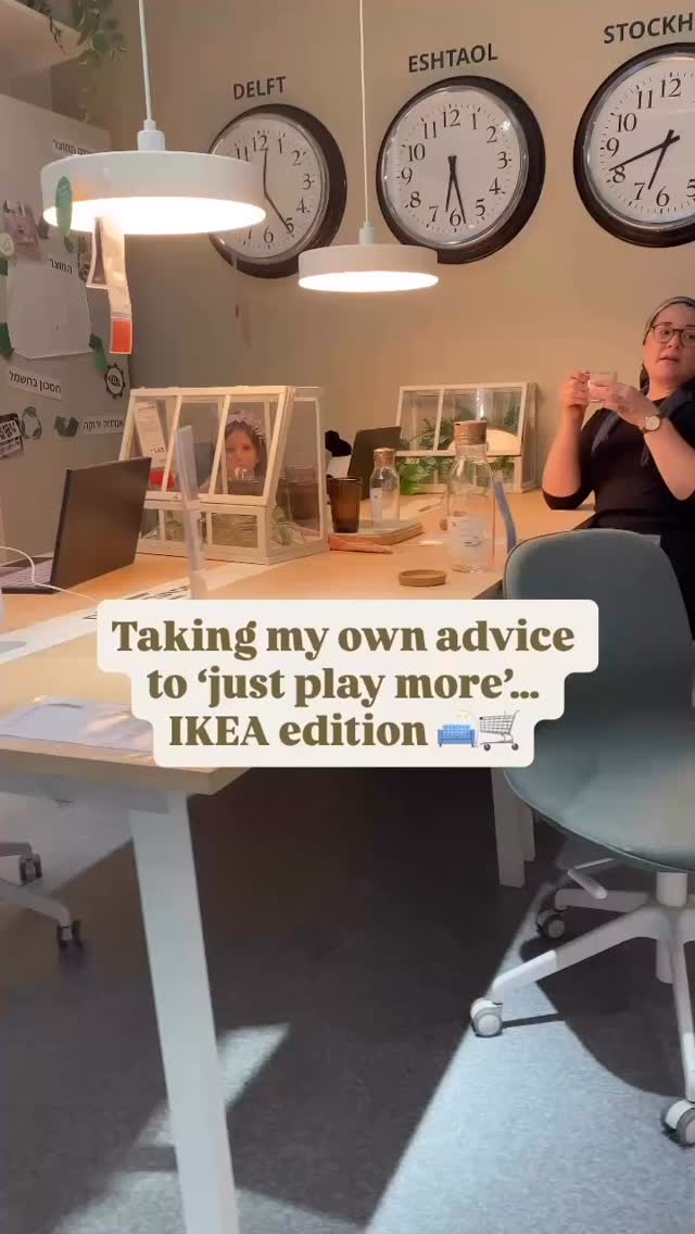 We take ourselves way too seriously.
Truth is: the more you play → the freer your voice gets. �
Today’s your reminder: relax, laugh, be silly… sing like nobody’s grading you.
Your voice will thank you.
� What’s YOUR favorite way to play — with your voice, your kids, or just in life? Drop it below — you might inspire someone else to try it.