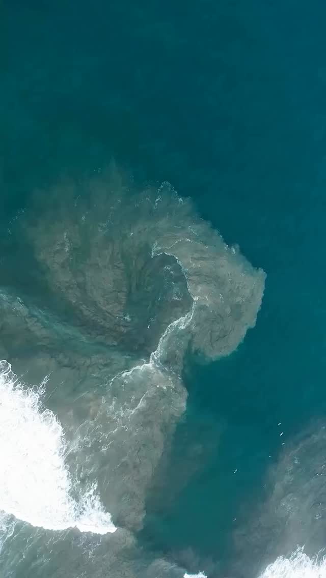 Repost from @surfsimply:
Excellent description and visual of rip currents, how to spot them and how to properly get out of them.
#rip #ripcurrent #rips #oceansafety #watersafety #hawaii #oahu #ocean #beach #lifguards #safety