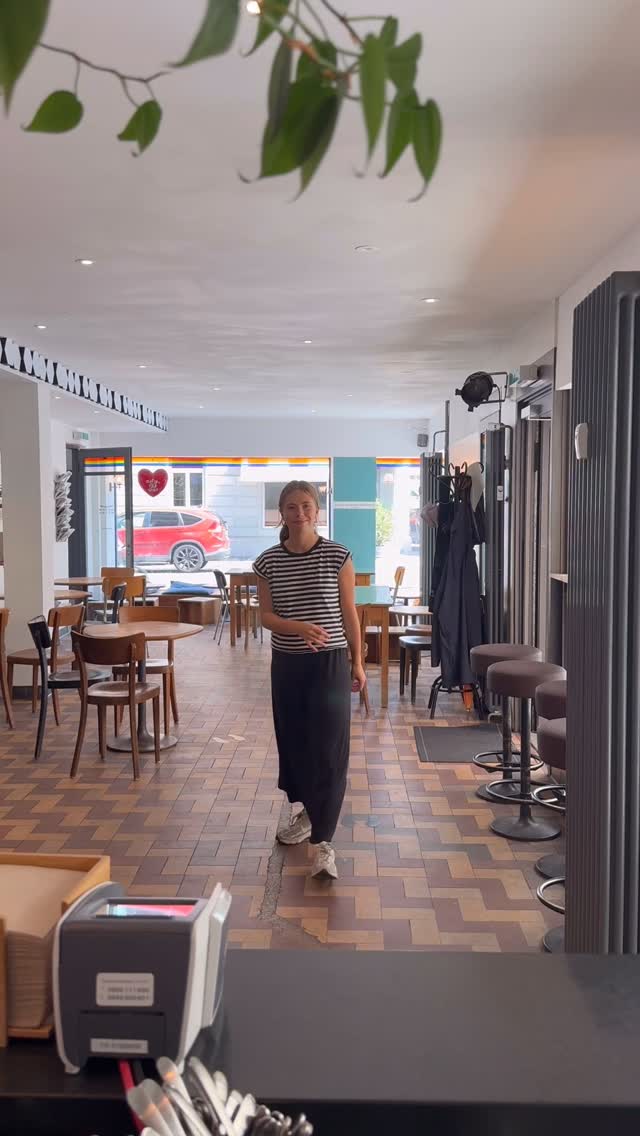 Es kann passieren 🤭.
#caféfrühling #frühling #coffee #basel #barista #coffeeshop #baristalife #reel #funnyreel