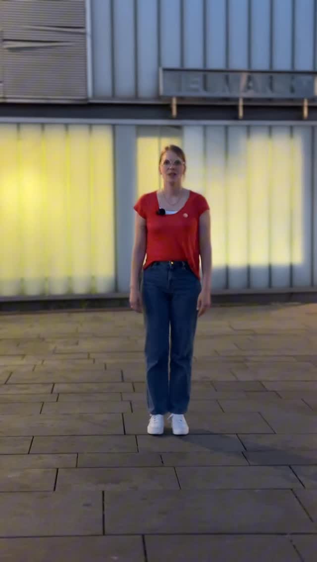 Lea erklärt, wie die Kommunalwahl funktioniert und was das mit dem Thema Sicherheit zu tun hat.
Wer mitbestimmt, stärkt nicht nur die Demokratie, sondern auch unser Zusammenleben vor Ort 🟠
Danke Lea für das aufschlussreiche Video 🧡
#sgzukunft #solingen #kommunalwahl2025 #füreinneuessolingen #mutig #transparent #bürgernah