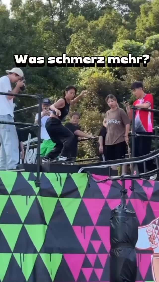 „Schmerz vergeht, Tattoos bleiben ✨
Aber mal ehrlich: Was würdest DU nehmen – Asphalt oder Nadel? 🤔👇“
#fyp #viral #reels #explorepage #tattoo #inked #tattooartist #tattooreels #tattooart #tattoolove #inklife #tattoostyle #tattooaddict #painvsgain #teamtattoo #instatattoo #reelsinstagram #wowcontent