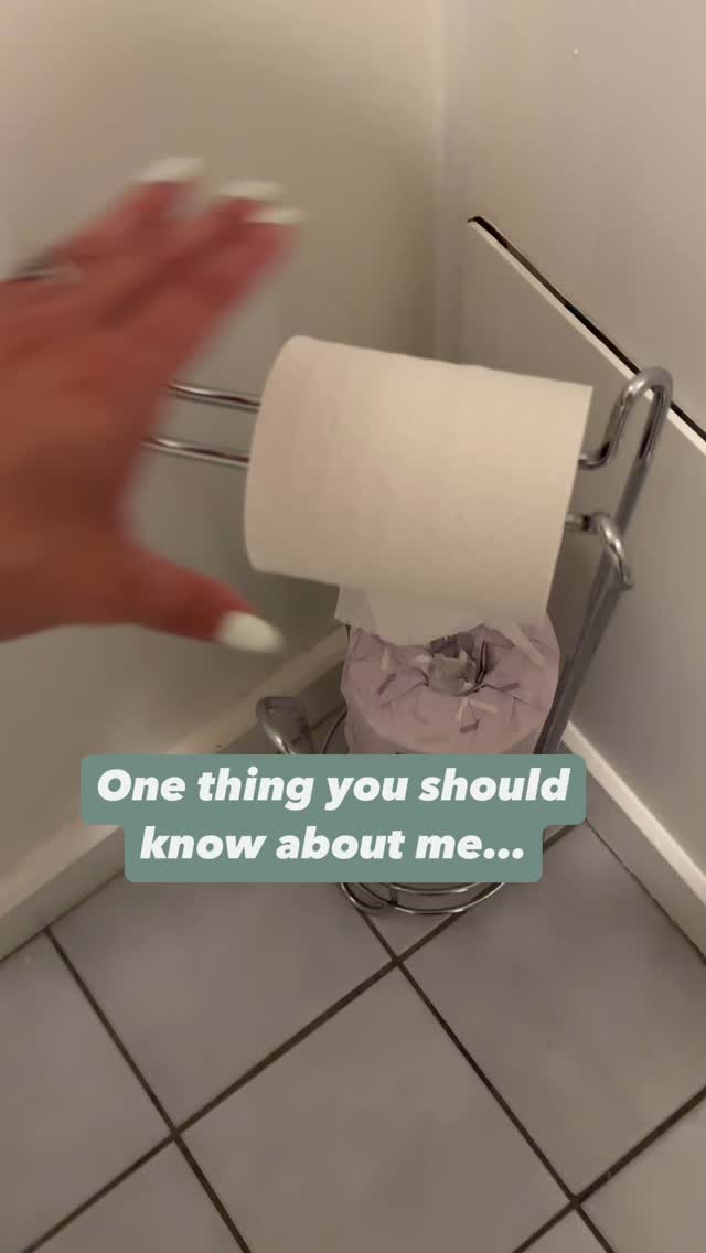 If I come to your house and it is the wrong way, I will fix it. Do we think this is a control issue orrrrrr 😅 #toiletpaperroll #controlissues #perfectionismrecovery