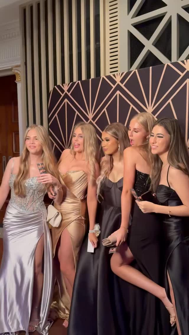 POV: You and your friends just found the best photobooth in Brisbane 😎📸
-
#ThatPhotoboothRocks #brisbaneevents #eventhire #partyvibes #eventinspo #partygoals
#brisbanepartyhire #brisbaneeventhire #goodvibesonly #eventplanner #letsparty #weekendvibes #eventsetup #photogoals